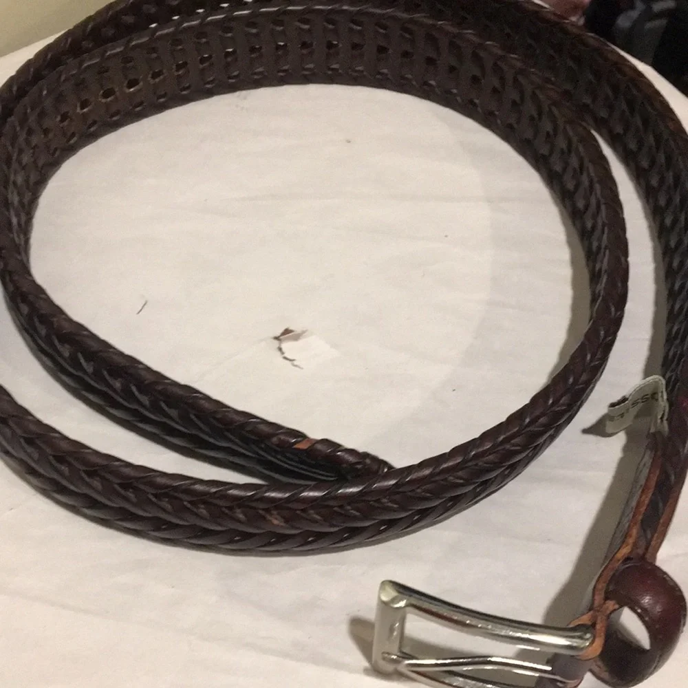 Like New! Fossil Mens Maddox Brown Leather Braided Belt size 42